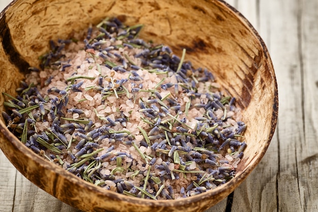 Foto sal de baño de lavanda. accesorios de spa,