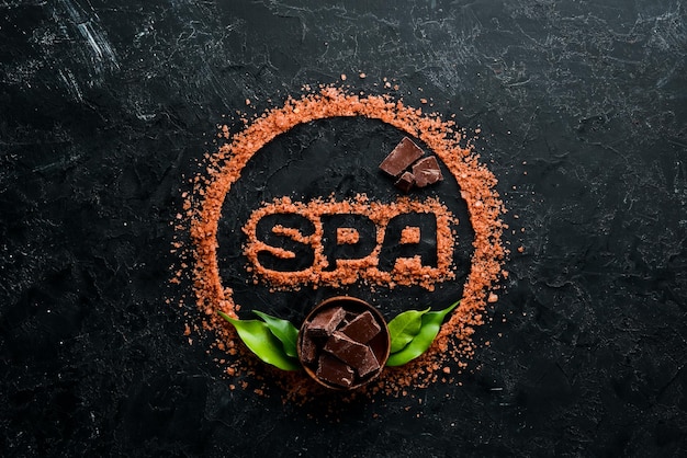 Sal marinho com aroma de chocolate tratamentos de spa vista superior espaço para texto grátis