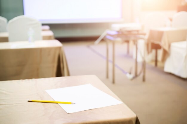 Sala de conferencias o seminario de reuniones, concepto de negocio y educación.