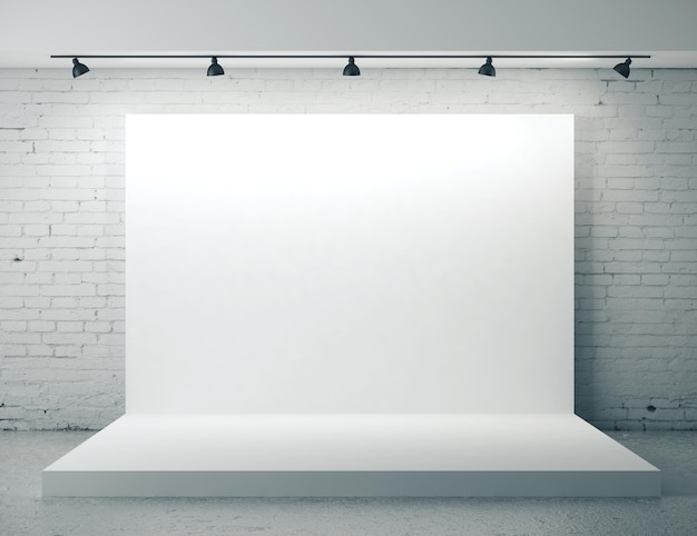 Sala de tijolos brancos com cartaz em branco