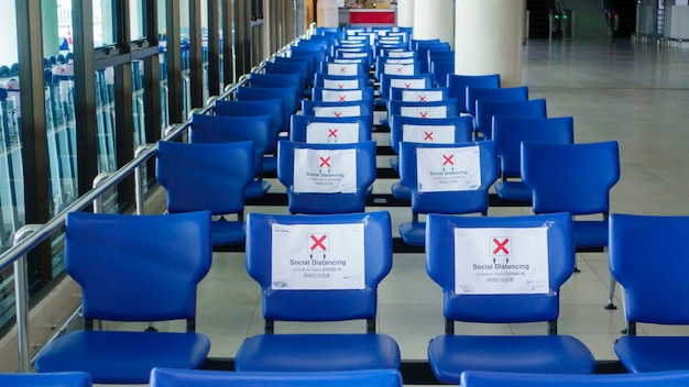 Sala de embarque vacía en el aeropuerto Don Mueang, mientras que la pandemia de Coronavirus.