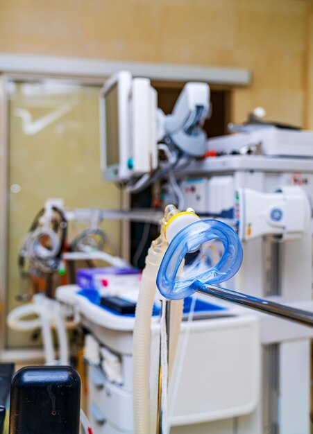 Sala de emergencias estéril vacía Cirugía sala de hospital médica moderna