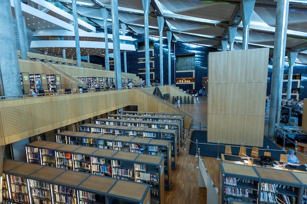 Sala de lectura principal en la Biblioteca del Museo de Alejandría Egipto