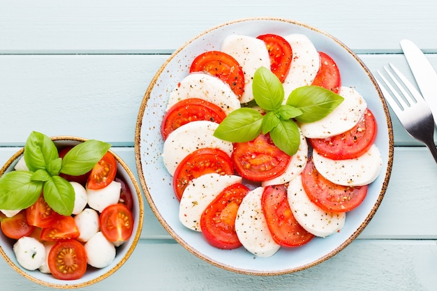 Salada caprese tradicional italiana