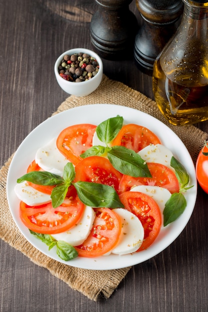 Salada Caprese.