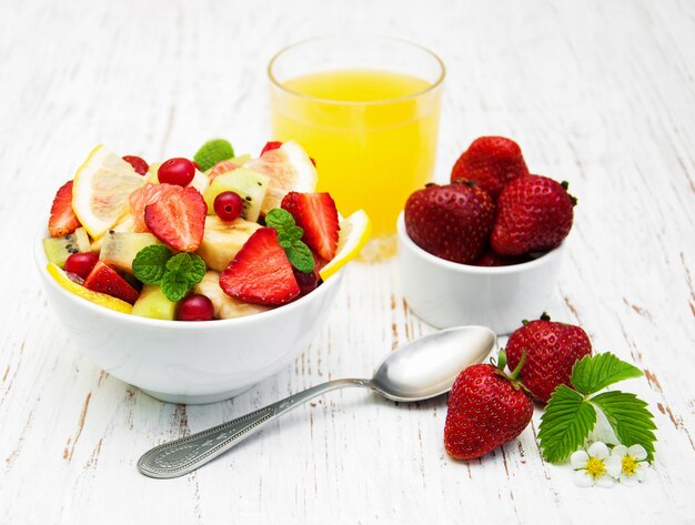 Salada com frutas frescas