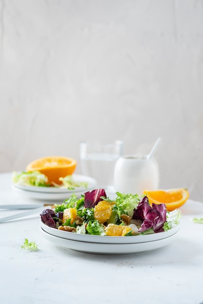 Salada com laranjas e nozes