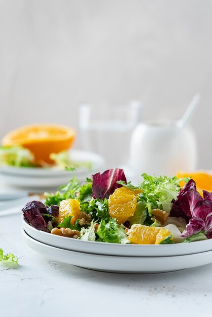 Salada com laranjas e nozes