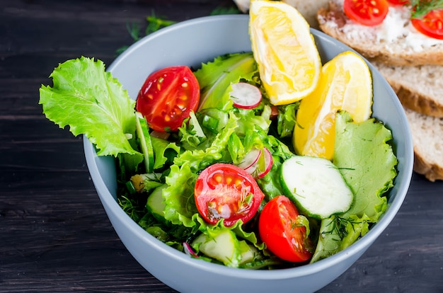 Salada com legumes e verduras