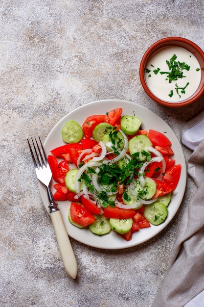 Salada com pepino e tomate