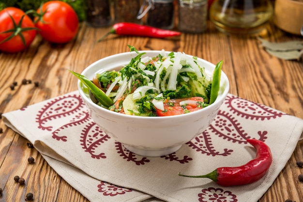 Salada com tomate e pepino