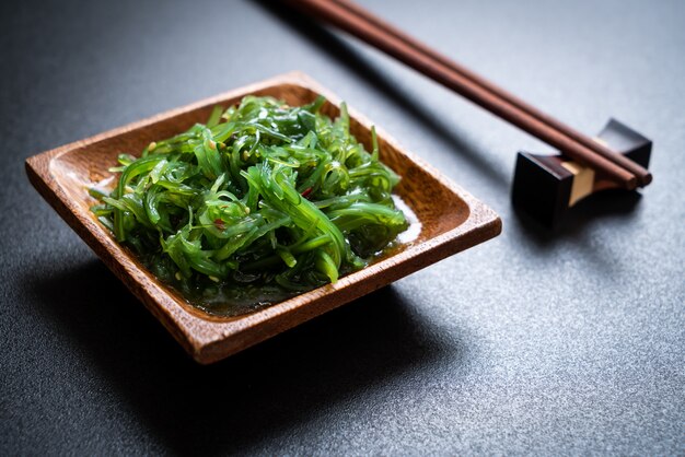 salada de algas - estilo japonês