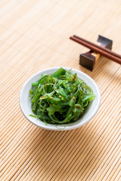 salada de algas - estilo japonês