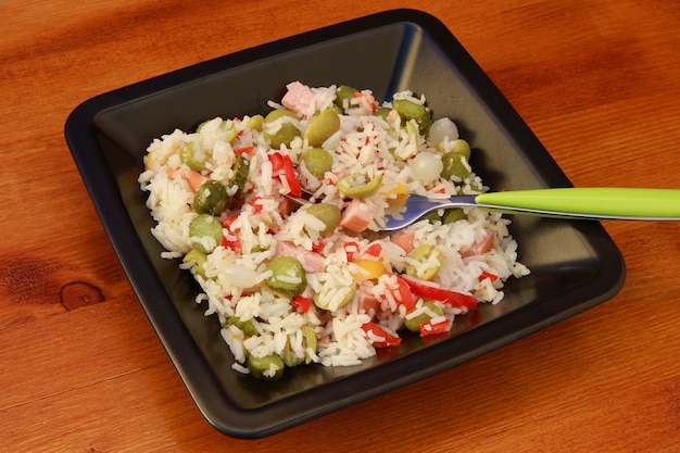 Salada de arroz com legumes