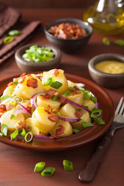 Salada de batata com mostarda de cebola bacon