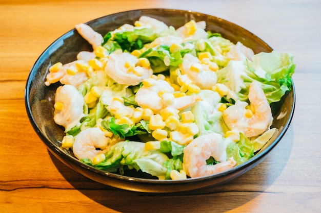 Salada de camarão