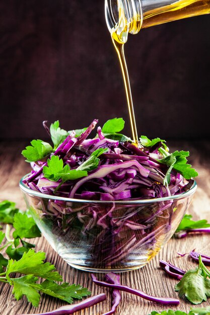 Salada de couve-flor com salsa temperada com azeite de oliva