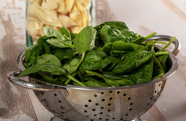 Salada de espinafre deliciosa