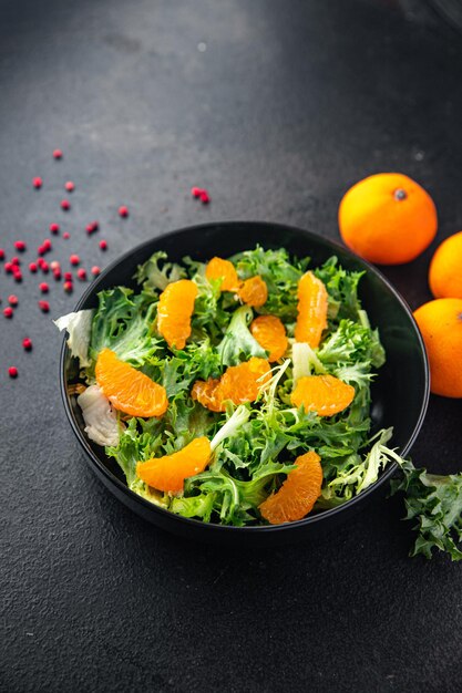 Salada de laranja filé de folhas verdes mistura de rúcula espinafre farinha de alface lanche