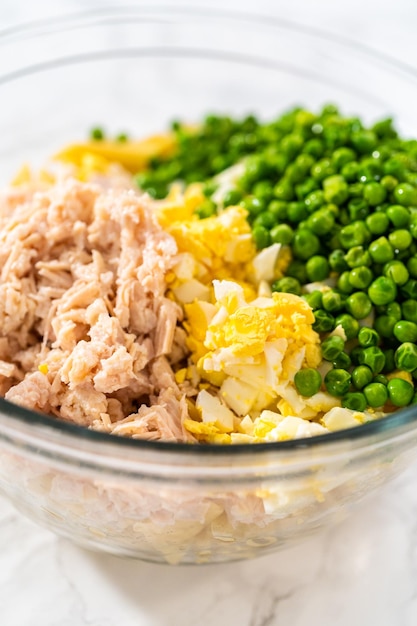 Salada de macarrão com frango