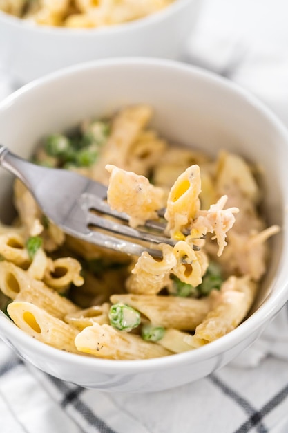 Salada de macarrão com frango