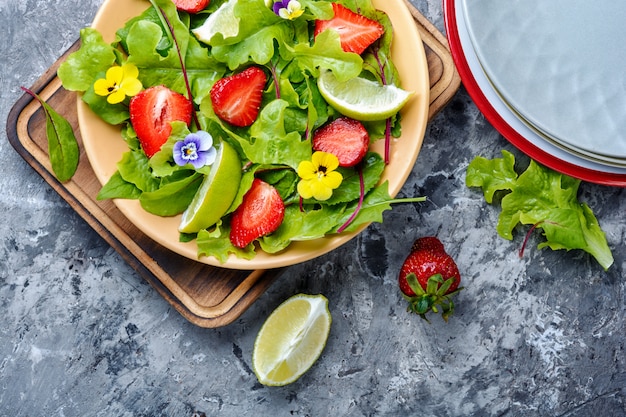 Salada de morango fresca