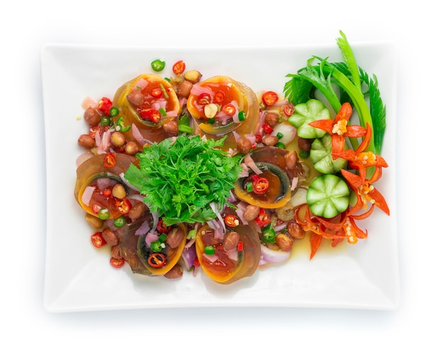 Salada de ovos picantes em conserva (century eggs)