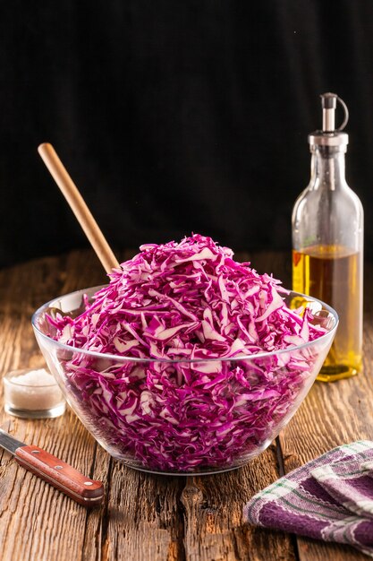 Salada de repolho roxo comidas saudáveis