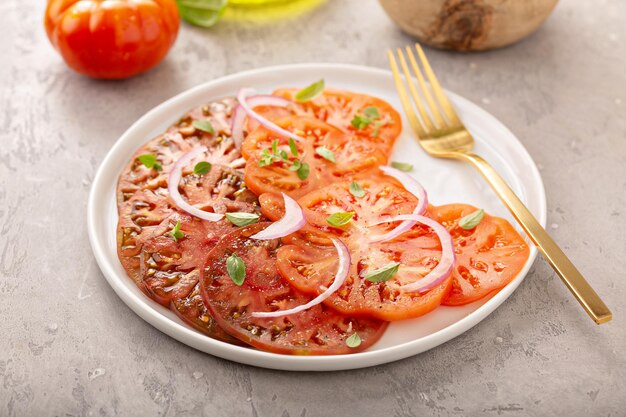 Salada de tomate carpaccio de herança fresca