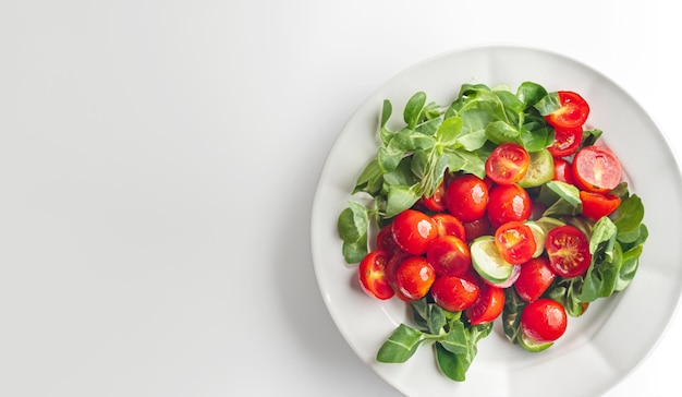 Salada de tomate cereja fresca e saudável