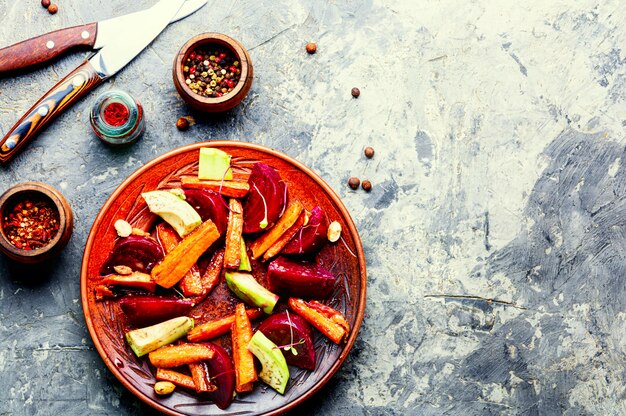 Salada de vegetais saudável