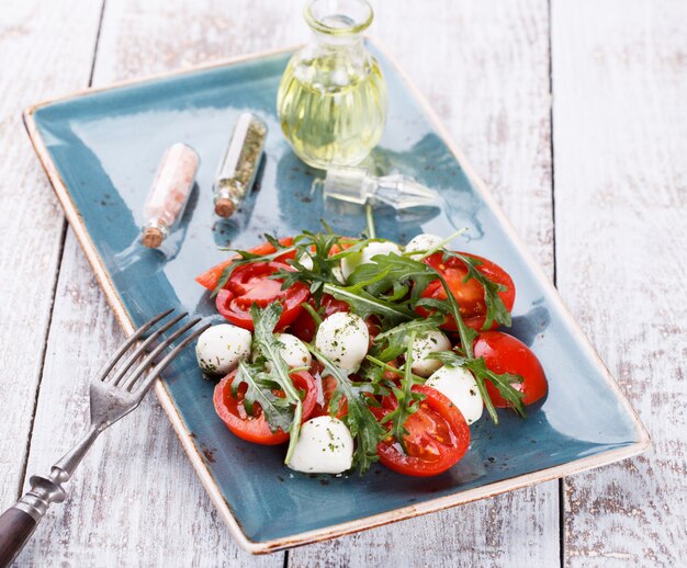 Salada de verão, queijo feta.