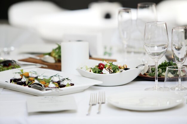 Salada deliciosa em um banquete