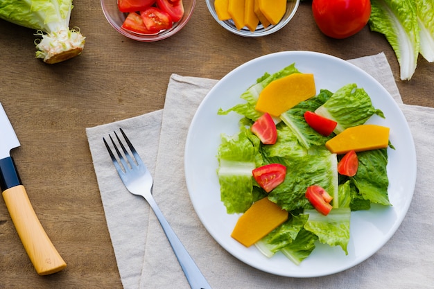 Salada fresca em um prato