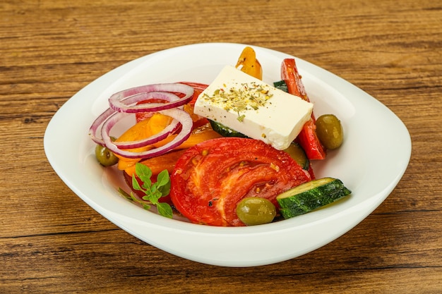 Salada grega tradicional com queijo feta