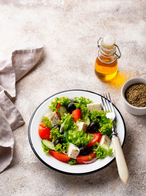 Salada grega tradicional com queijo feta