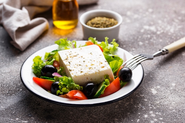 Salada grega tradicional com queijo feta