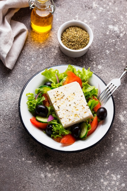 Salada grega tradicional com queijo feta