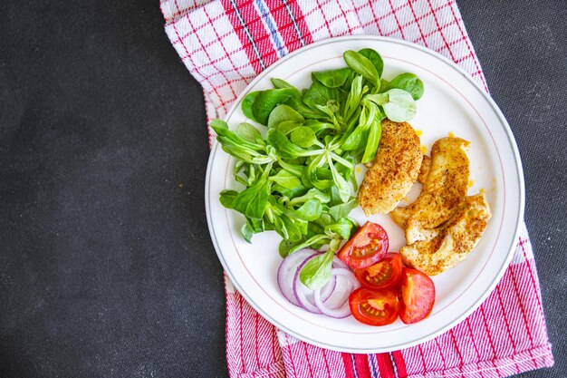 salada legumes frango frito verde alface folhas cozinha fresco saudável refeição Comida Lanche dieta