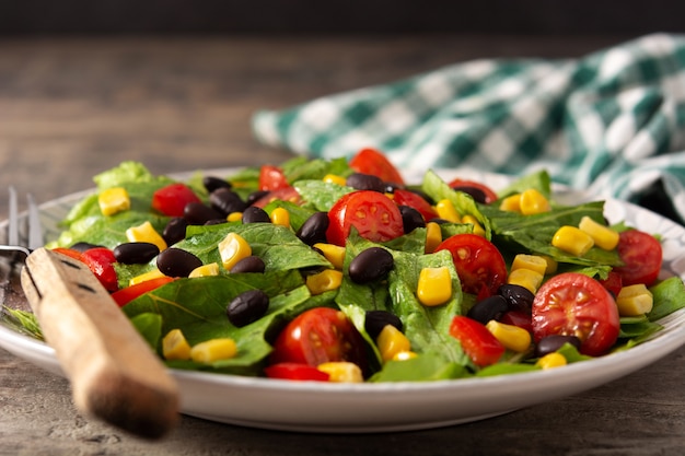 Foto salada mexicana com legumes frescos