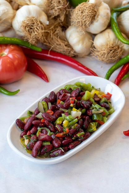 Salada mexicana Comida saudável Lanche servido ao lado do prato principal Comida vegetariana natural