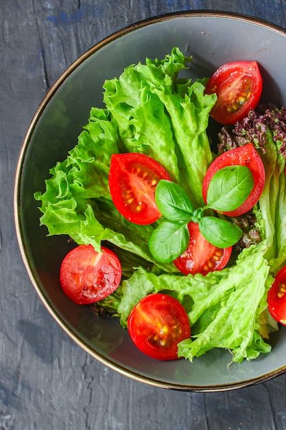 Salada saudável deixa a mistura