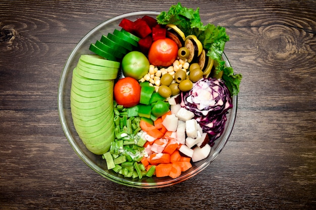 Foto salada saudável, vista de cima