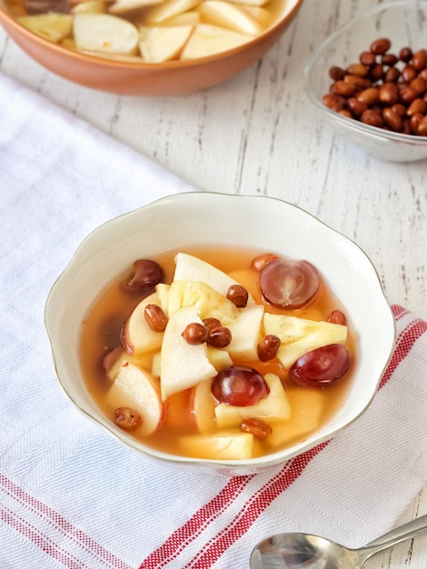 Salada tradicional na Indonésia Asinan Buah ou Asinan Bogor