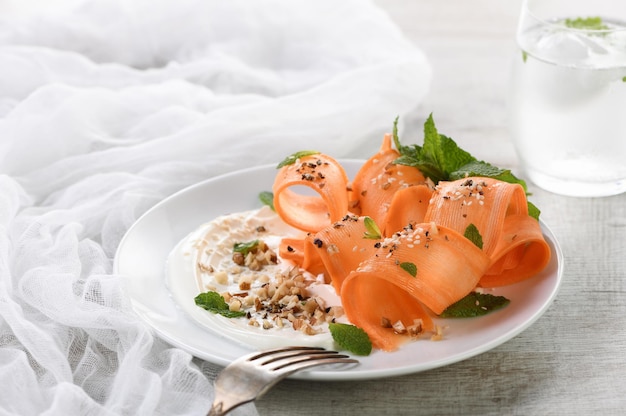 Salada vegetariana de cenoura sem glúten