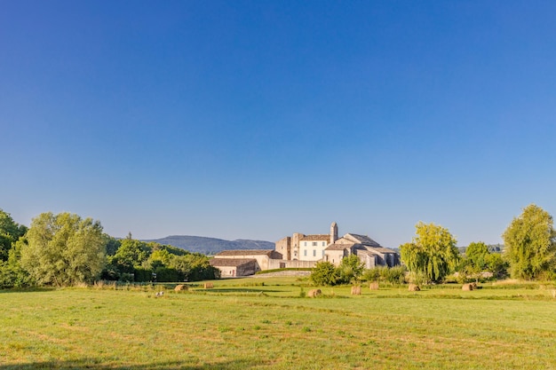 Salagon - destino turístico, Provenza, Francia, famoso por las plantas medicinales a base de hierbas. tradicional