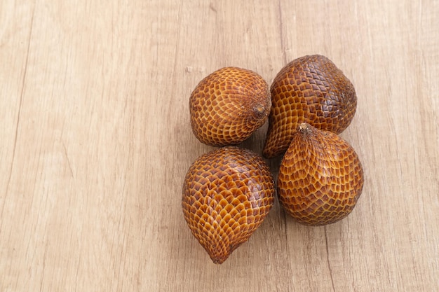 Salak ou palmeira espinhosa ou fruto da cobra (Salacca zalacca) é uma espécie de palmeira.