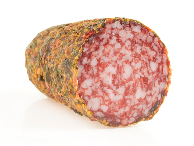 Salame isolado no branco