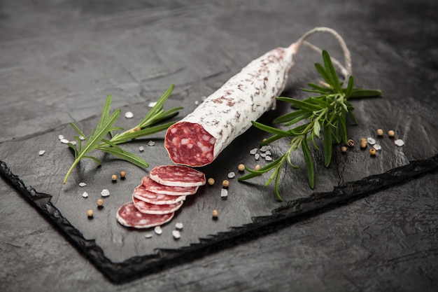 Salame no escuro