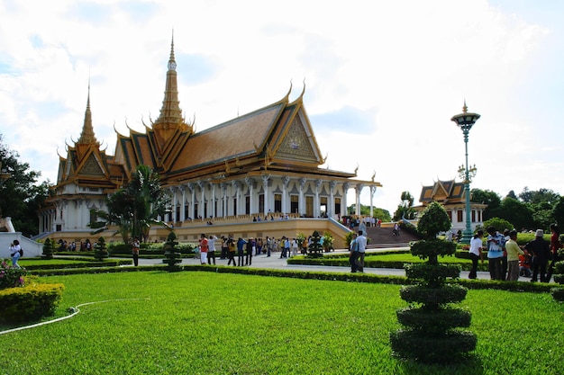 Salão do trono do palácio real em Phnom Penh